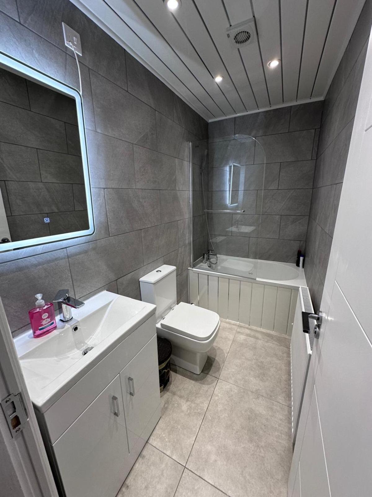 מנצ'סטר Modern Two-Bedroom Apartment מראה חיצוני תמונה